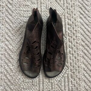 Sesto Meucci Bronze Metallic Leather Laser Cut Ankle Booties Wedge Womens 8M